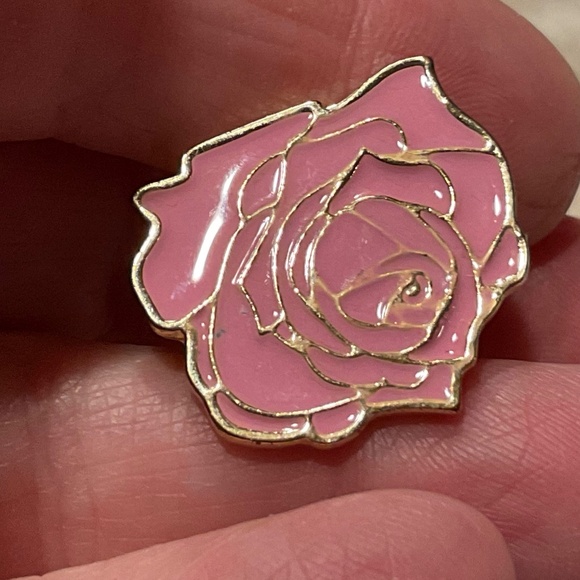 Vintage Pink Enamel Rose Tac Pin 1” across - Picture 4 of 4